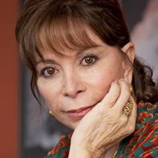La escritora Isabel Allende visitará a mineros atrapados