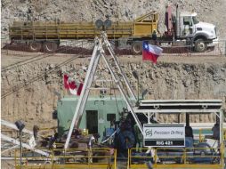 La plataforma de la perforadora petrolera Precision Drilling Rig 421, ejecuta el Plan C del rescate de los 33 mineros atrapados. EFE  /