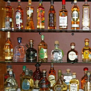 Tequileros mexicanos asumen retos ante firmas extranjeras