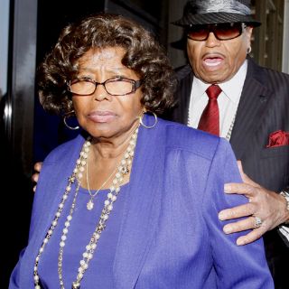 Compañía promotora de Jackson refuta demanda de su madre