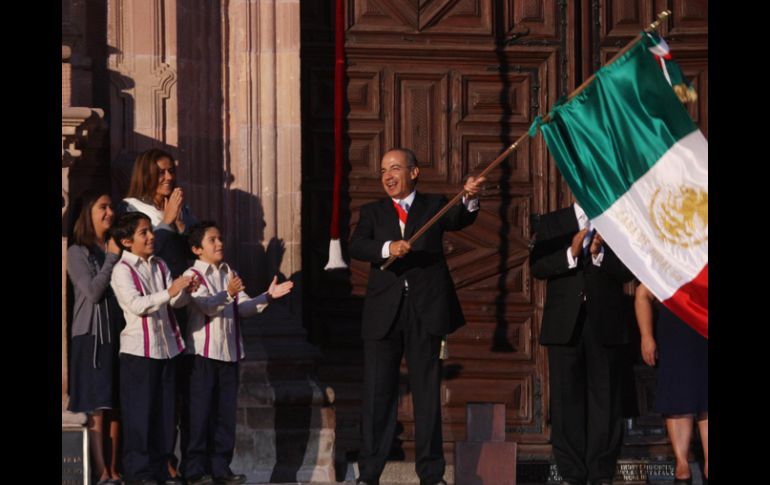 Felipe Calderón, durante la ceremonia del Grito de Independencia, en Dolores Hidalgo, Guanajuato. EL UNIVERSAL  /