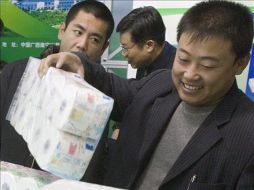 Diez por ciento de los 600 fabricantes de papel higiénico no cumplían con los estandares de calidad. EFE  /