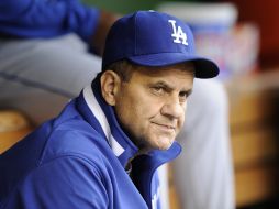 Joe Torre se despide de los Dodgers. AP  /