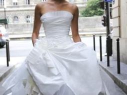 Cada semana una novia será eliminada hasta que la ganadora revele su cuerpo operado a su prometido.- ESPECIAL  /