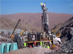 Este viernes una perforadora utilizada en el llamado Plan B de rescate alcanzó los 630 m de profundidad. AFP  /