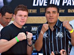 Saúl Álvarez y Carlos Baldomir (der.) tuvieron su primer combate con la báscula. MEXSPORT  /