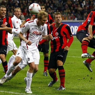 Eintracht de Frankfurt pierde al inicio de la jornada