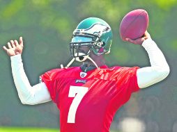 Michael Vick por fin podrá iniciar su primer partido como titular con las Águilas de Filadelfia. ESPECIAL  /
