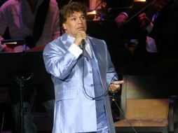 Juan Gabriel también escuchó la interpretación de temas como 'La diferencia' y 'La muerte del palomo'. ESPECIAL  /