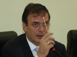 El jefe de Gobierno del Distrito Federal, Marcelo Ebrard, anuncia logros en vialidades que aún no han sido terminados. NTX  /