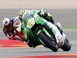 El italiano Andrea Iannone llegó primero a la meta en el GP de Aragón. AFP  /