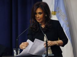 El Gobierno encabezado por Cristina Fernández espera realizar una colocación de títulos públicos. EFE  /