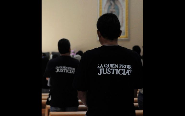 Periodistas del impreso El Diario de Ciudad Juárez en el funeral de uno de sus colaboradores. REUTERS  /