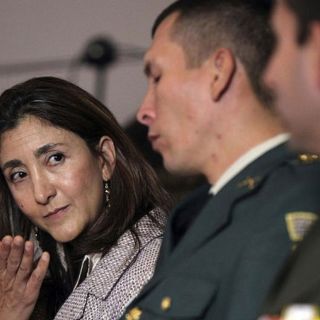 Íngrid balconea a Clara