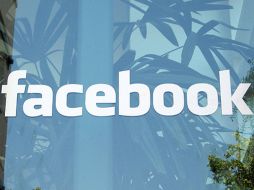 TechCrunch.com publicó que Facebook está fabricando software para un teléfono y para construir el hardware. ESPECIAL  /