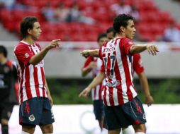 Los jugadores de las Chivas al término de su enfrentamiento ante Jaguares. E. PACHECO  /
