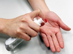 La SSJ entregó 100 mil botes de gel antibacterial durante el puente como medida de prevención. ARCHIVO  /