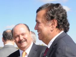 Bill Richardson, gobernador de Nuevo México con el gobernador electo de Chihuahua, César Duarte. AP  /