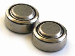 Las baterías de botón son empleadas ampliamente en decenas de productos del hogar. ESPECIAL  /