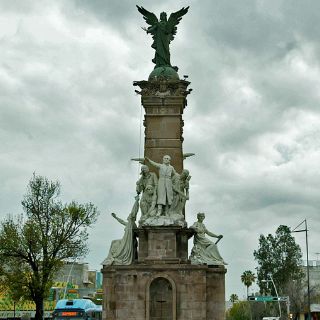 Intervienen monumento a la Independencia