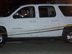 La camioneta Suburban recibió al menos 80 balazos, que fueron realizados por policías tapatíos contra los delincuentes. A. HINOJOSA  /