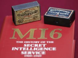 El escritor del libro tuvo acceso libre para la manipulación de archivos del M16. REUTERS  /