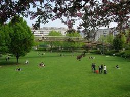 La fuente se ubica en Los parisinos jardines de Reuilly. ESPECIAL  /