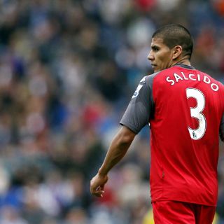 Con Salcido los 90 minutos, cae el Fulham