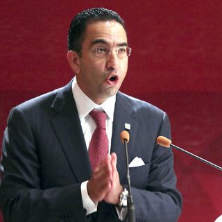 Lozano urge a aprobar una nueva Ley del Trabajo