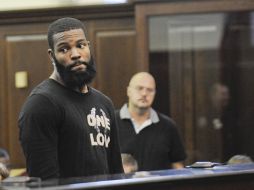 Braylon Edwards jugador de los Jets de Nueva York detenido por policias de Manhattan. AP  /