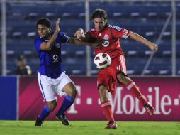 Acción del partido entre Cruz Azul y Toronto de la Concacaf Liga Campeones. EFE  /