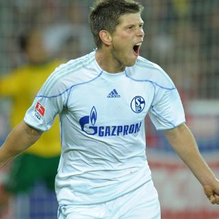 El Schalke de Raúl logra su primera victoria