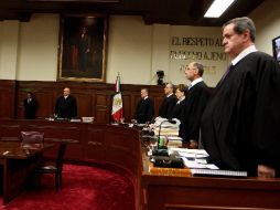 Los ministros de la Corte realizaron muestras de luto durante la sesión de este jueves. NTX  /