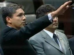 Julio César Godoy al momento de rendir protesta en el recinto legislativo. Imagen del Canal del Congreso. ESPECIAL  /
