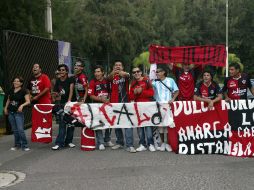 Aficionados rojinegros se manufestaron por los malos resultados de su equipo, piden entrega para salir del fondo. ELIZABETH BARRERA  /