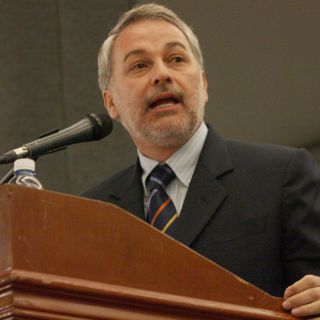 Refuerzan seguridad a Emilio por amenazas