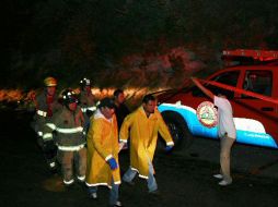 La volcadura ocurrió la noche del jueves, alrededor de las 21:00 horas, personal de Bomberos Guadalajara acudió al servicio. ARCHIVO  /