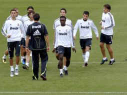 Los jugadores del Real Madrid realizando una práctica de entrenamientos. EFE  /