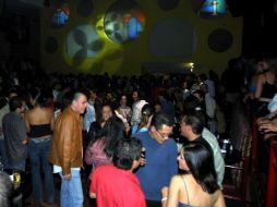 Hay sectores afectados por el horario permitido para la venta de bebidas alcohólicas, que va del mediodía a las cuatro horas. ARCHIVO  /