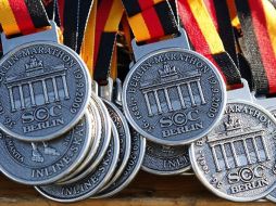 Imagen de las preseas que son entregadas en el maratón de la capital alemana. ESPECIAL  /