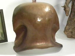 Una réplica de la nariz de la Estatua de la Libertad, la única de las cuatro copias existentes disponible en el mercado. EFE  /