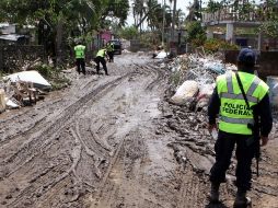 Comienza la limpieza para sanear las zonas afectadas por el huracán “Karl”. Aspecto de los trabajos en Boca del Río, Veracruz. NTX  /