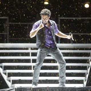 Cierre con broche de oro