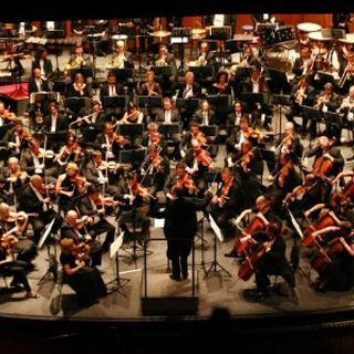 La OFCM interpretó repectorio de Mozart bajo la batuta de Enrique Bátiz