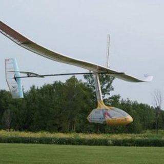 Un estudiante canadiense vuela como los pájaros