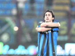 El goleador Diego Milito se perderá el partido de pasado mañana ante el Werder Bremen, en la Champions. EFE  /