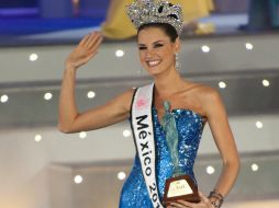 Karin se coronó la noche del sábado en Coahuila, distinción que recibió de manos de Jimena Navarrete, actual Miss Universo.NTX  /