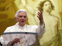 Benedicto XVI en el Angelus desde la ventana de su residencia en Castelgandolfo. REUTERS  /