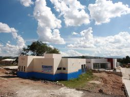 Pese a que Obras Públicas de Tlaquepaque dice que la obra está terminada, el hospital aún no ha sido equipado. A. CAMACHO  /