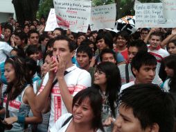 Aspecto de los estudiantes de la Preparatoria 10 en la movilización para pedir mayores recursos para la UdeG. R. ZAPATA  /